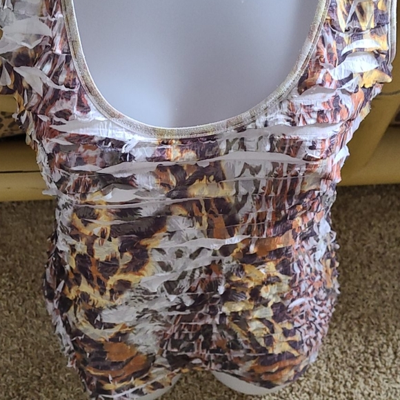 Cache Sleeveless Animal Print Ruffled Shirt - Picture 2 of 10